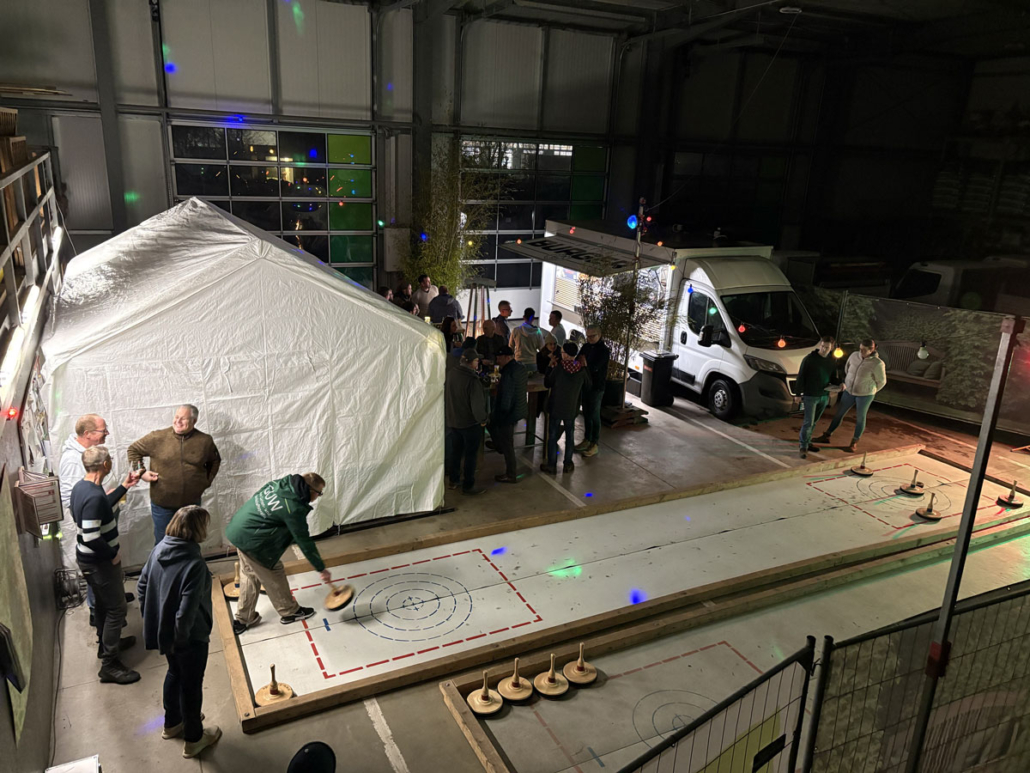 Highlight des Abends: Eisstockschießen