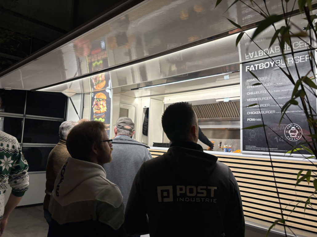 Der Foodtruck von Fabboy-Burger verwöhnte uns mit verschiedenen Burgern und knusprigen Pommes